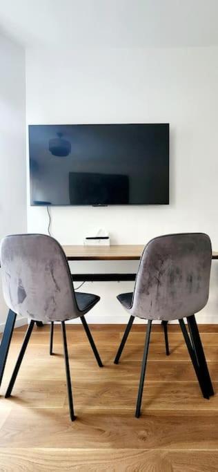 New & Serene 1-Bedroom Apart Near #Ladefenseparis #Parking&Fibre Suresnes Ngoại thất bức ảnh