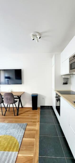 New & Serene 1-Bedroom Apart Near #Ladefenseparis #Parking&Fibre Suresnes Ngoại thất bức ảnh