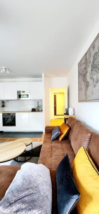 New & Serene 1-Bedroom Apart Near #Ladefenseparis #Parking&Fibre Suresnes Ngoại thất bức ảnh