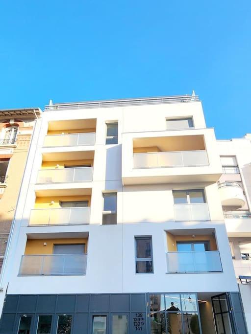 New & Serene 1-Bedroom Apart Near #Ladefenseparis #Parking&Fibre Suresnes Ngoại thất bức ảnh
